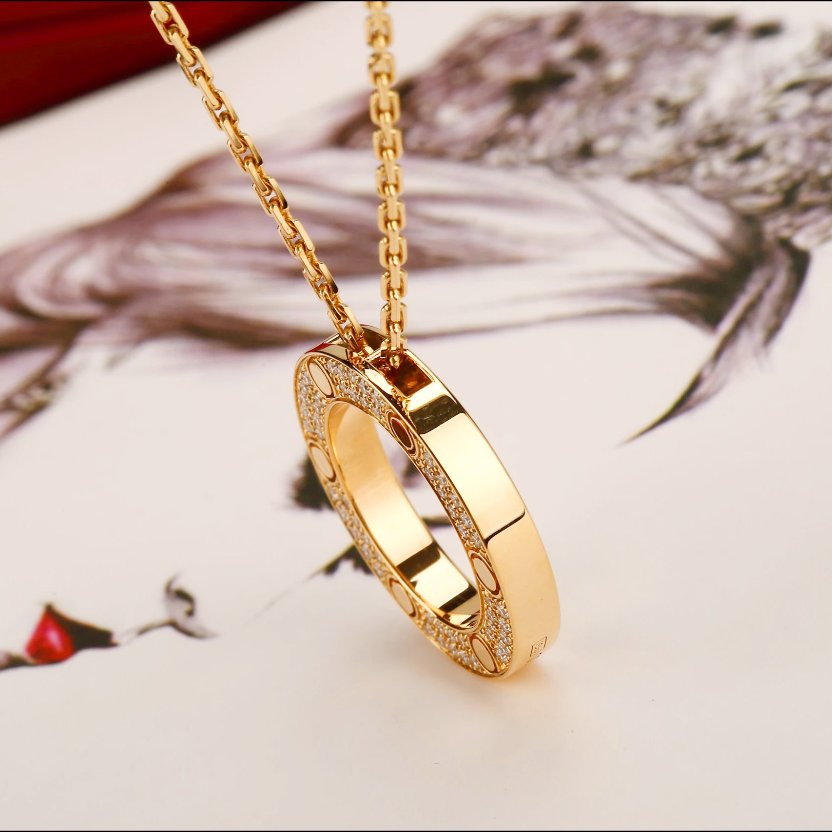 

Full of love six-diamond flatbread necklace Shining diamond 18K gold ring Classic design inlaid with zircon A fashion gift for friends