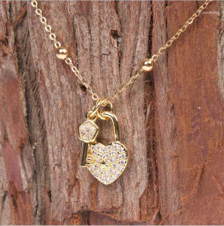 

Ins Fashion Women Heart-shaped Lock Necklace Creative Love Pendant1