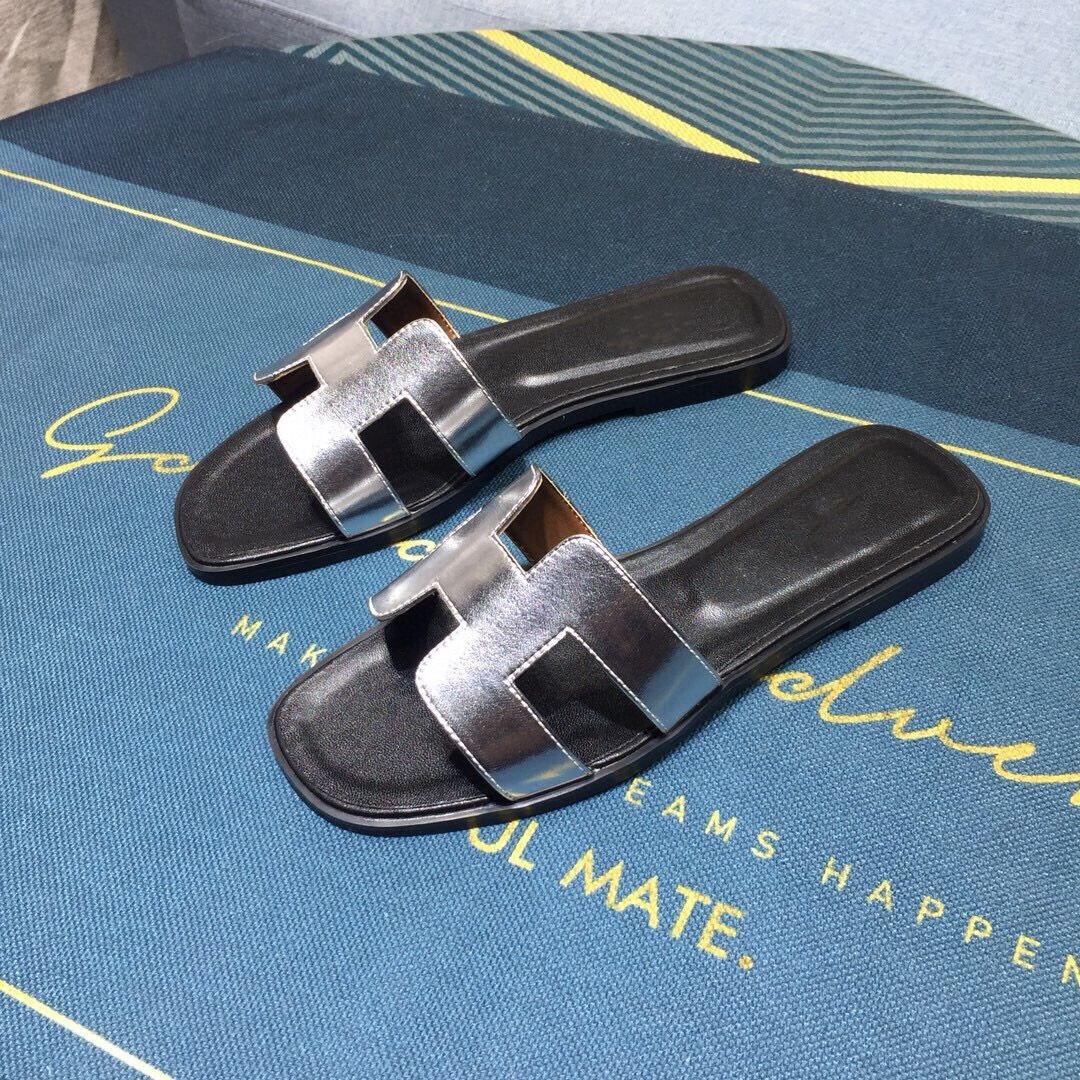 

2021 h home slippers summer fashion flat bottom comfortable British high-end sandals, Black