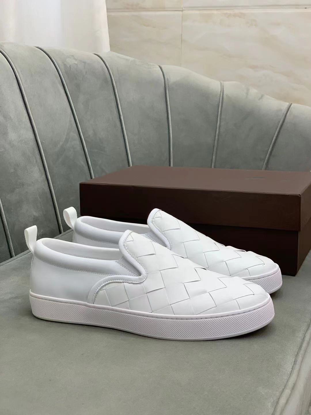 

Men's and women's casual shoes, classic color retro mesh, Fashion comfortable thick sole, pure black, white, red, blue, size 38-45