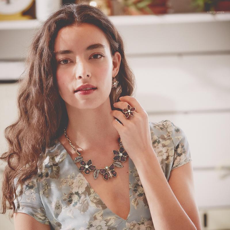 

Est Resin Glass Zinc Alloy Butterfly Pendant Jewelry Exquisite Korean Sweater Match Choker Necklace For Women Chokers, Golden;silver