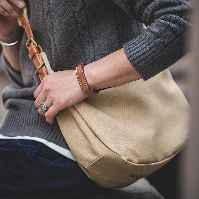 

Duffel Bags Maden Unisex Dumplings Military Retro Messenger Bag Heavy Canvas Shoulder Spaper, Khaki