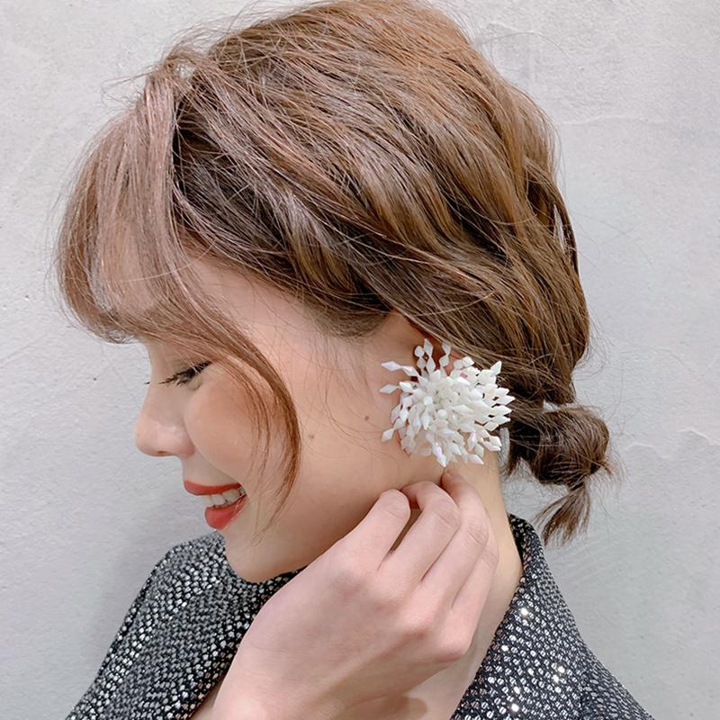

Stud Acrylic Earrings Big Size Flower Female European And American Fashion Personality Sweet OL