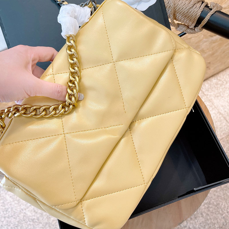 

25C 19 Fashion Woman Lamb Bag Genuine Leather Classic Flap Female Iridescent Pearl Colors Clutch Should Small Package Lambskin Gold Hardware Chain Luxury_handbags
