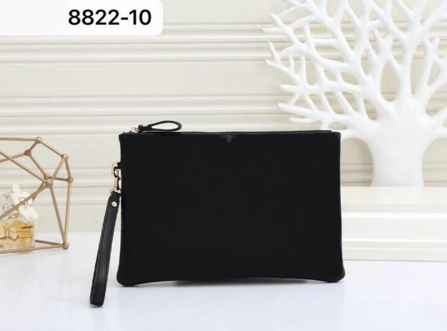 

2021 New Black embossed Travel handbag Toiletry Pouch Protection Makeup Clutch Women Leather Waterproof Cosmetic Bags 31x21x1xcm, Embossing black