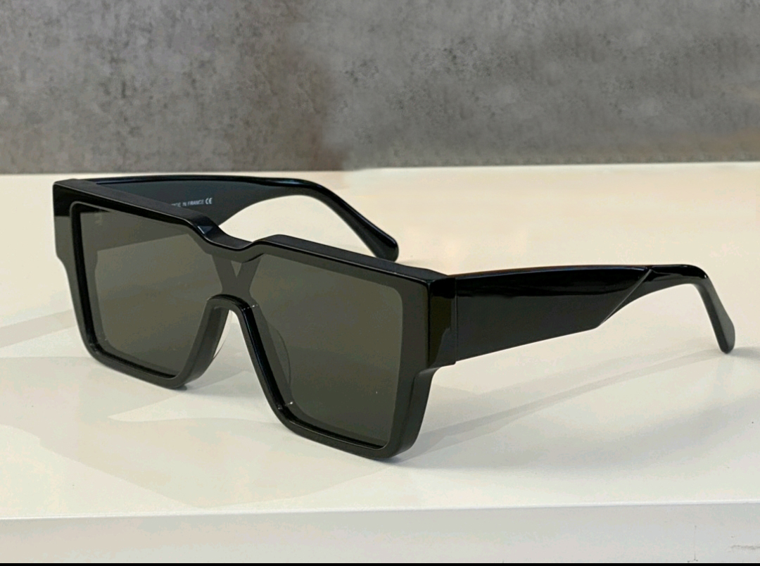 

Rectangle Clash Sunglasses Black/Dark Grey Lens z1593 Cool Mask Sunglasses for Men UV Eyewear with Box