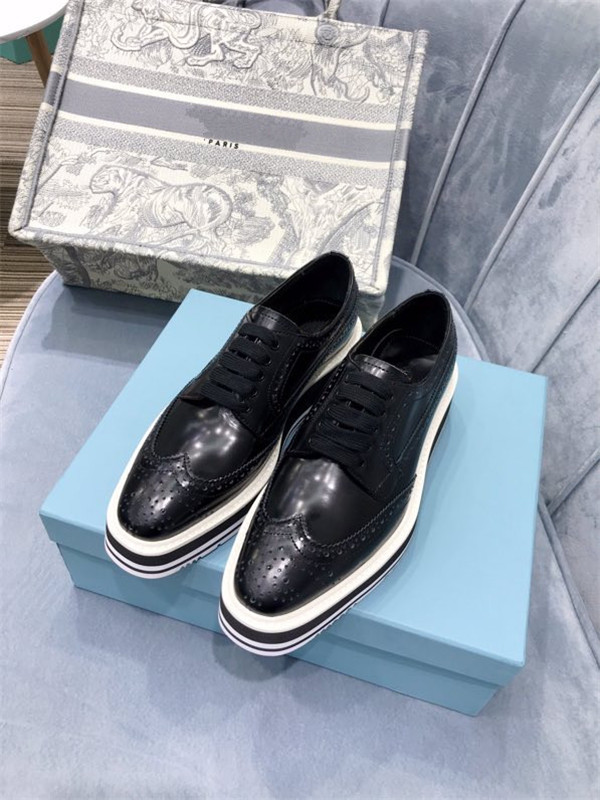 

Top Quality Men Women Designers Shoes Reflective Sneakers Fashion Genuine Leather Velet Outdoor Platform Casual Shoe, Black