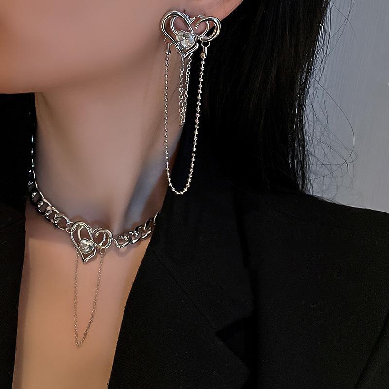 

Chokers 2021 Punk Vintage Love Tassel Pendant Metal Clavicle Chain Necklaces For Women Fashion Charm Necklace Y2K Jewelry Gifts