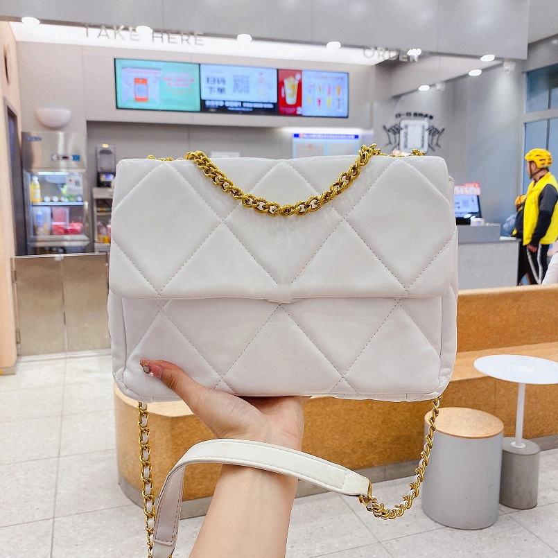 

Inquiry map classic messenger bag handbags handbag designer new design woman high quality texture fashion shoulder Travel bags chain Check lady 2021