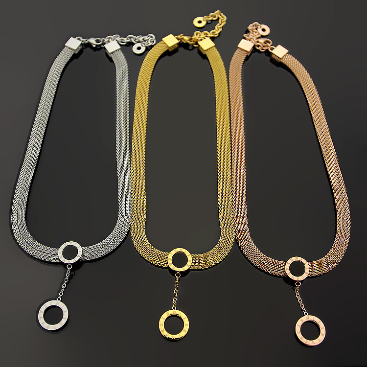 

High Quality Stainless Steel B Letter Couple Necklaces 3 Colors Classic Style Black And White Round Card Hanging Ring Grid Women Designer Jewelry