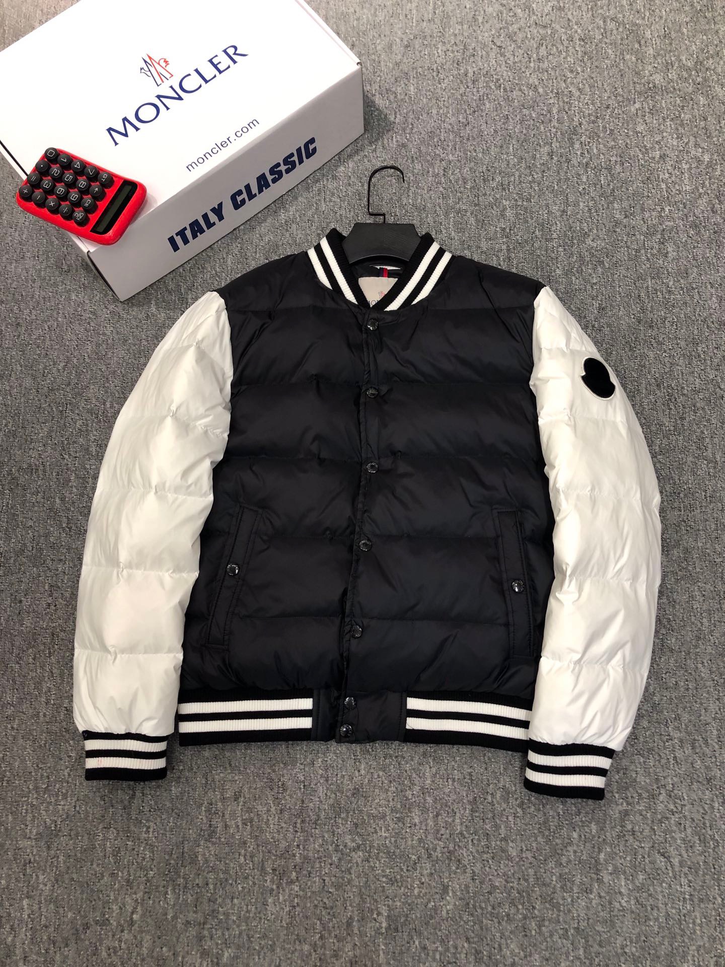 

Mens Designer Jackets Down Thick Warm Hooded Rib Sleeve Letters Embroidery Casual Fashion Winter Jacket Down Jacket Europe .JJ003, Black