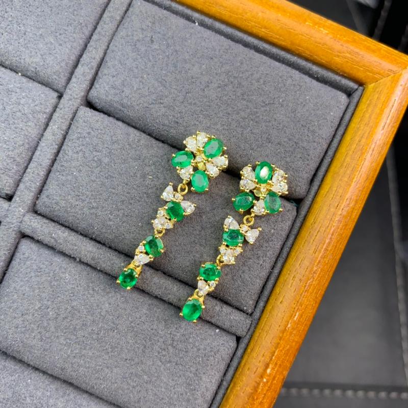 

Sterling Silver Natural Emerald Stud Earrings Classic Fine Jewelry Women Wedding Gift Wholesale Jce03045561agml