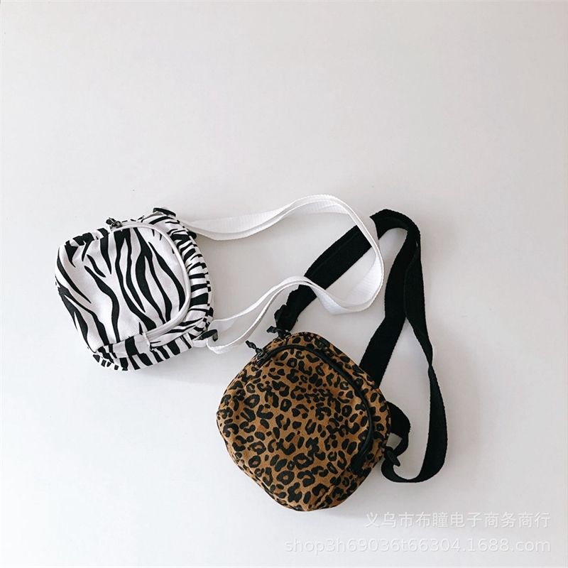 

Harajuku style leopard striped children's shoulder fashion model male and female baby concave shape zero wallet messenger bag, Two color zebra bag (children)