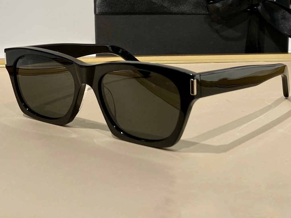 

Sunglasses For Men and Women Summer style Anti-Ultraviolet 402 Retro Plate Plank Full frame square fashion Eyeglasses Random Box