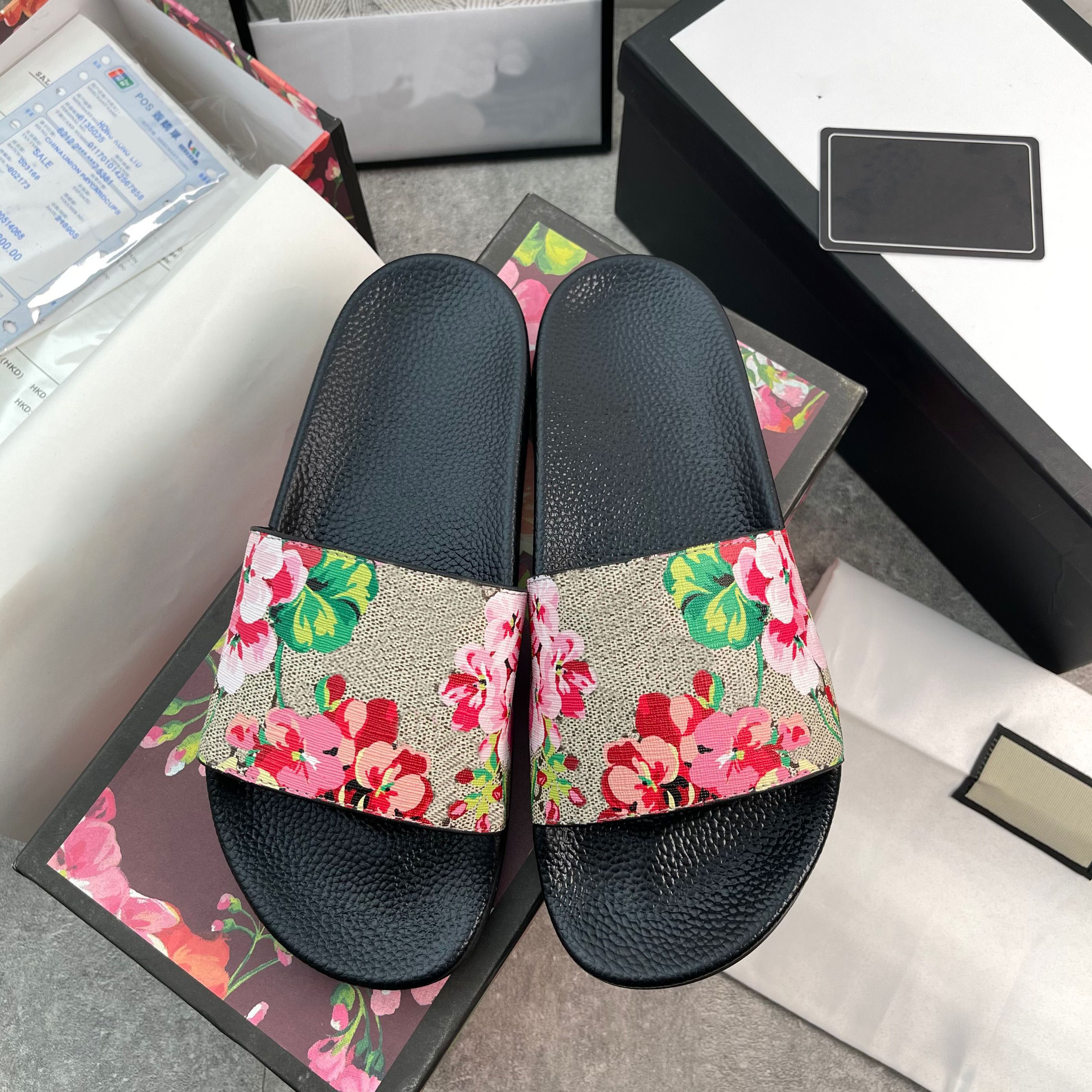 

2021 Men Women Sandals Designer Shoes Luxury Slide Summer Fashion Wide Flat Slippery With Thick Sandal Slipper Flip Flops size 36-48, Color 4
