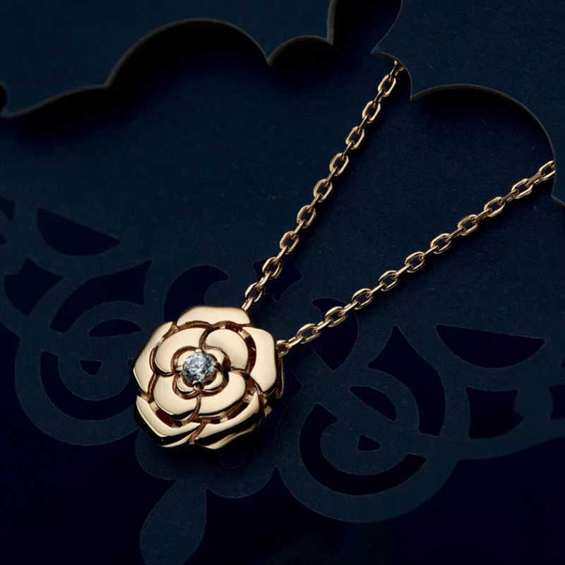 

Fine Hot Brand Pure 925 Sterling Silver Jewelry For Women Rose Camellia Flower Pendant Necklace New Luxury Top Quality 2022 New