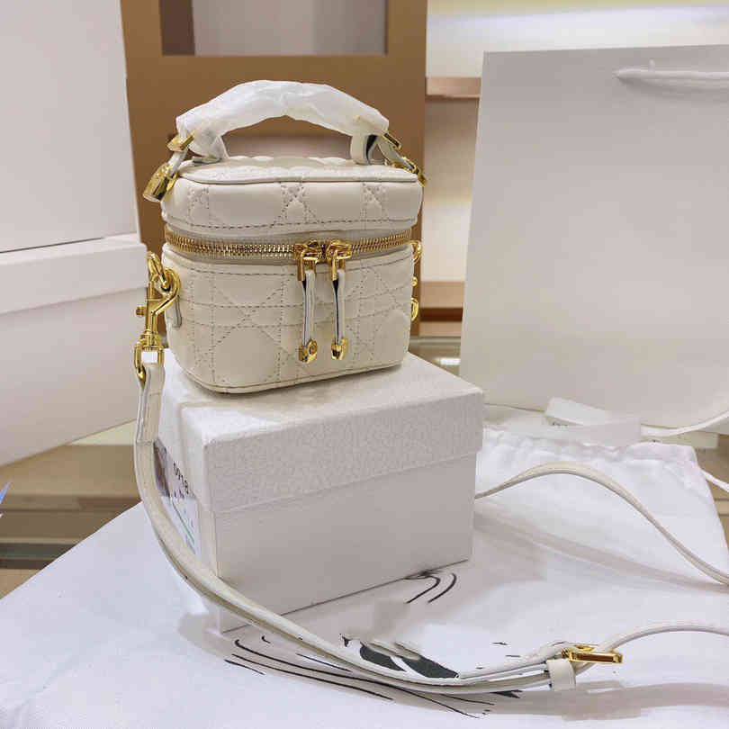 Women Luxurys Designers Bags 2021 Handbag Makeup MakeupBag Travel Pouch Cosmetic Cases Girls Luggage Make High Quality Wallet