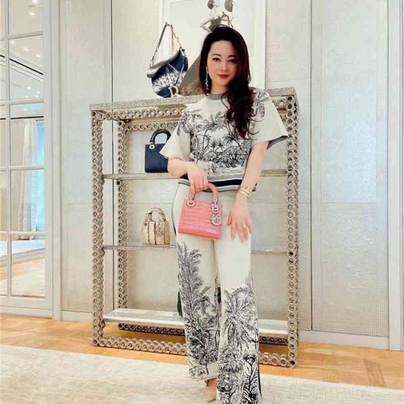 

2022 Factory Wholesale New Model summer women's short sleeve ink painting T-shirt wide leg Shorts Set, White