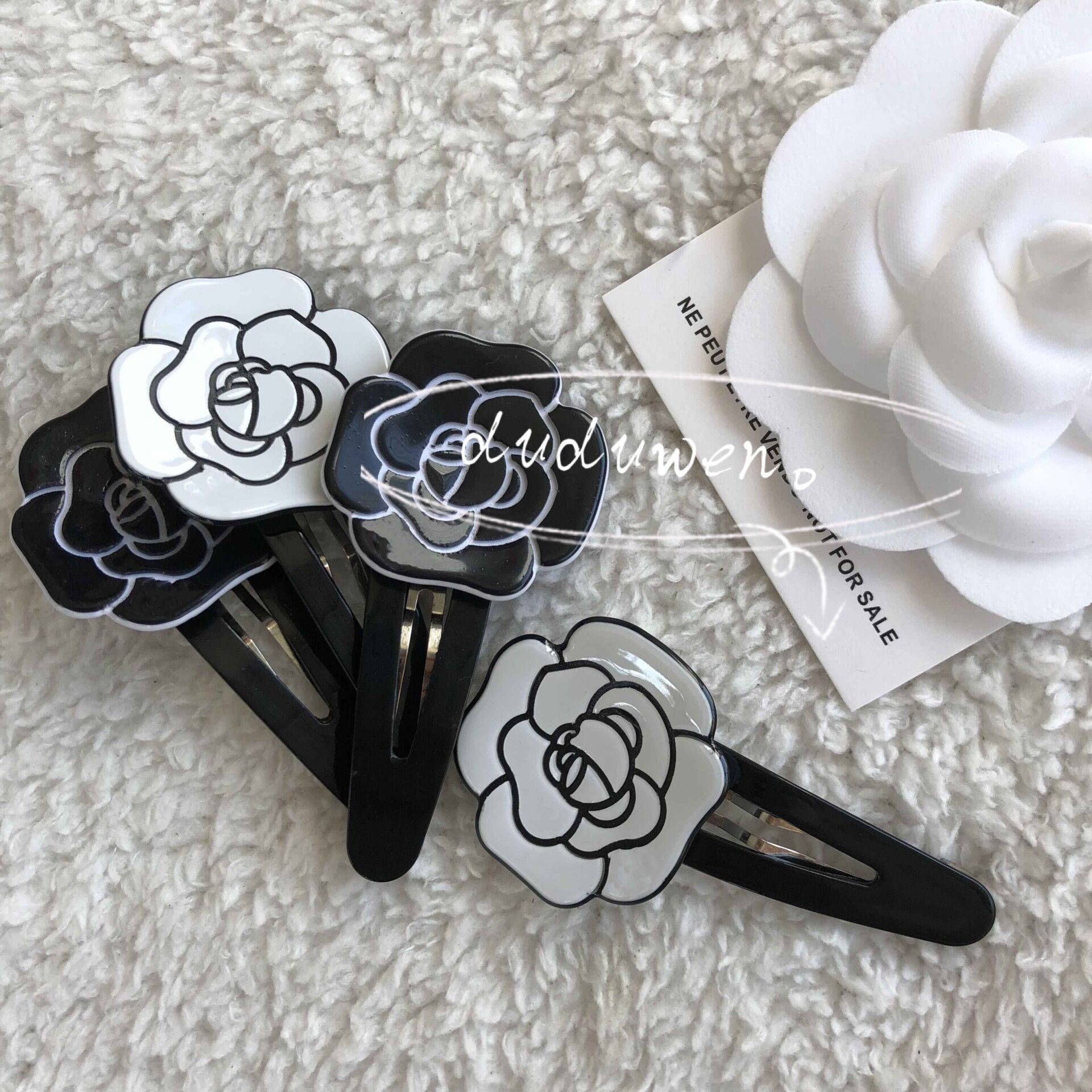 

3X6cm fashionHair Jewelry pretty camellia engraved C acrylic hair clips, Golden;silver