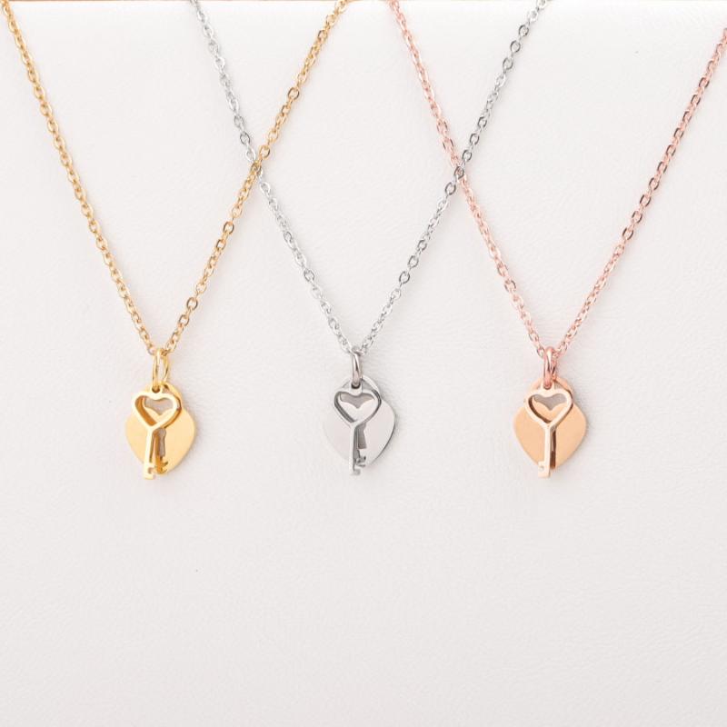 

Korean Version Of The Ladies Mirror Love Concentric Lock Key Pendant Necklace Good Friend Couple Jewelry Gift Necklaces