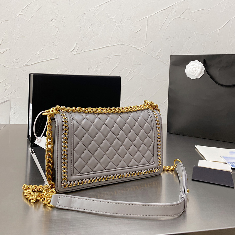 

2021 Vintage Top Quality Calfskin Cowhide Boy Bags Quilted Braid Arround Purse Crossbody Shoulder Lady Totes Gold Metal Womens Famous Designers Luxury_handbags 25C, Black