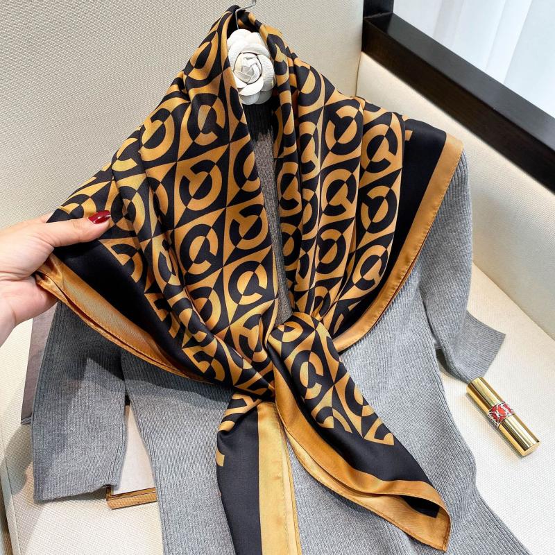 

Scarves Shawls Europe And America Fashion Bandannas Four Seasons Luxury Square Silk Print Sunscreen 90X90CM KerchiefScarves