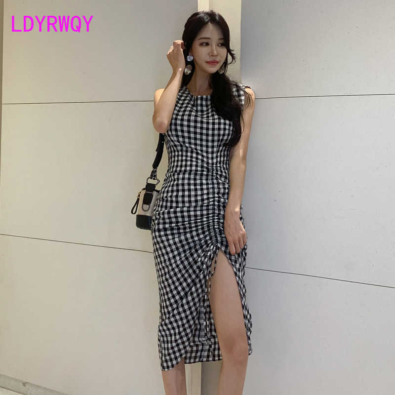 

Korean spring and summer style houndstooth sleeveless round neck drawstring dress female bag hip 210603, Black