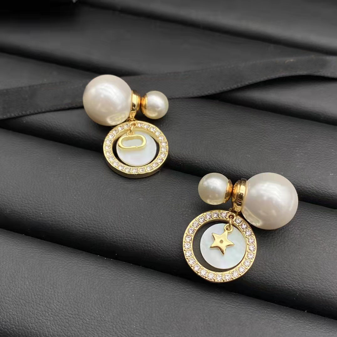 

2021 new fashion big circle cd letter pendant Charm earrings white enamel pearl diamond asymmetric design earrings ladies wedding parties couple gifts jewelry