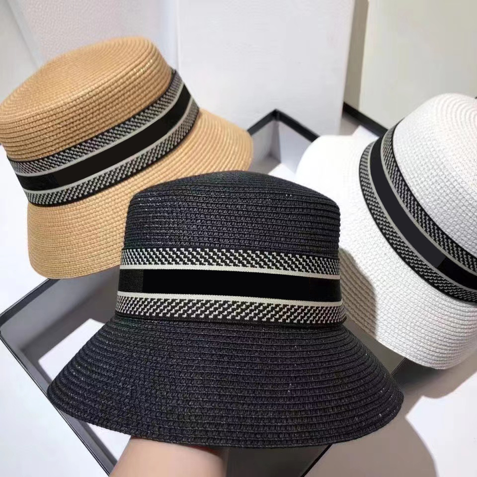 

Luxurys Designers Bucket Hats men and women travel seabeach leisure sun hat high quality Outdoor versatile straw letter fisherman hat 4 colors styles very nice, White