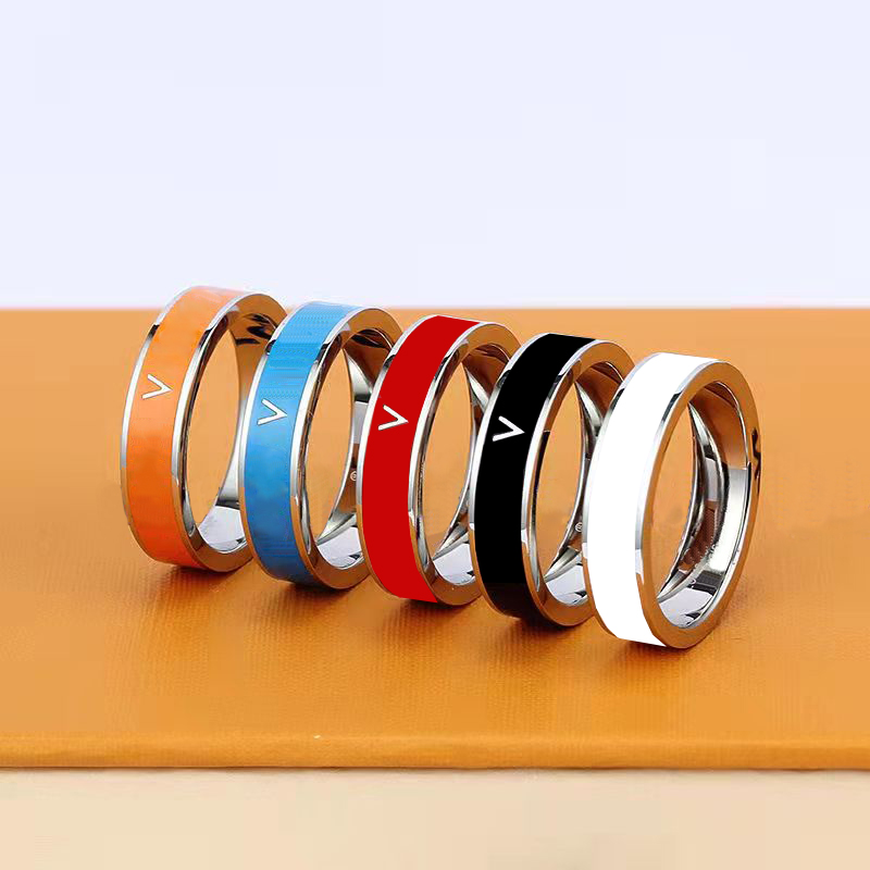 

2022 Luxury Designer Ring fashion silver letters temperament versatile, full of personality, couple gift ladies party engagement jewelry box