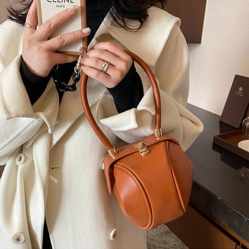 

Shoulder Bags Sac Main Luxury Designer Handbags Ladies Small Round Design Leather Handbag 2021 Fashion Bowling Bag Clutch, Red