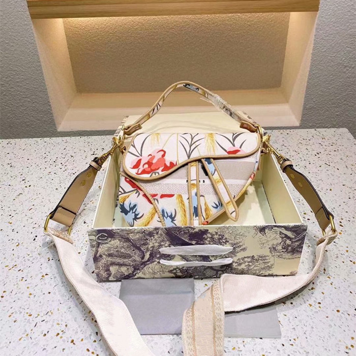 

2021 Portable Bags High Quality That has Grade Lady Artwork Women Fashion Diagonal Cross Single Handbag Shoulder A Versatile Saddle Bag