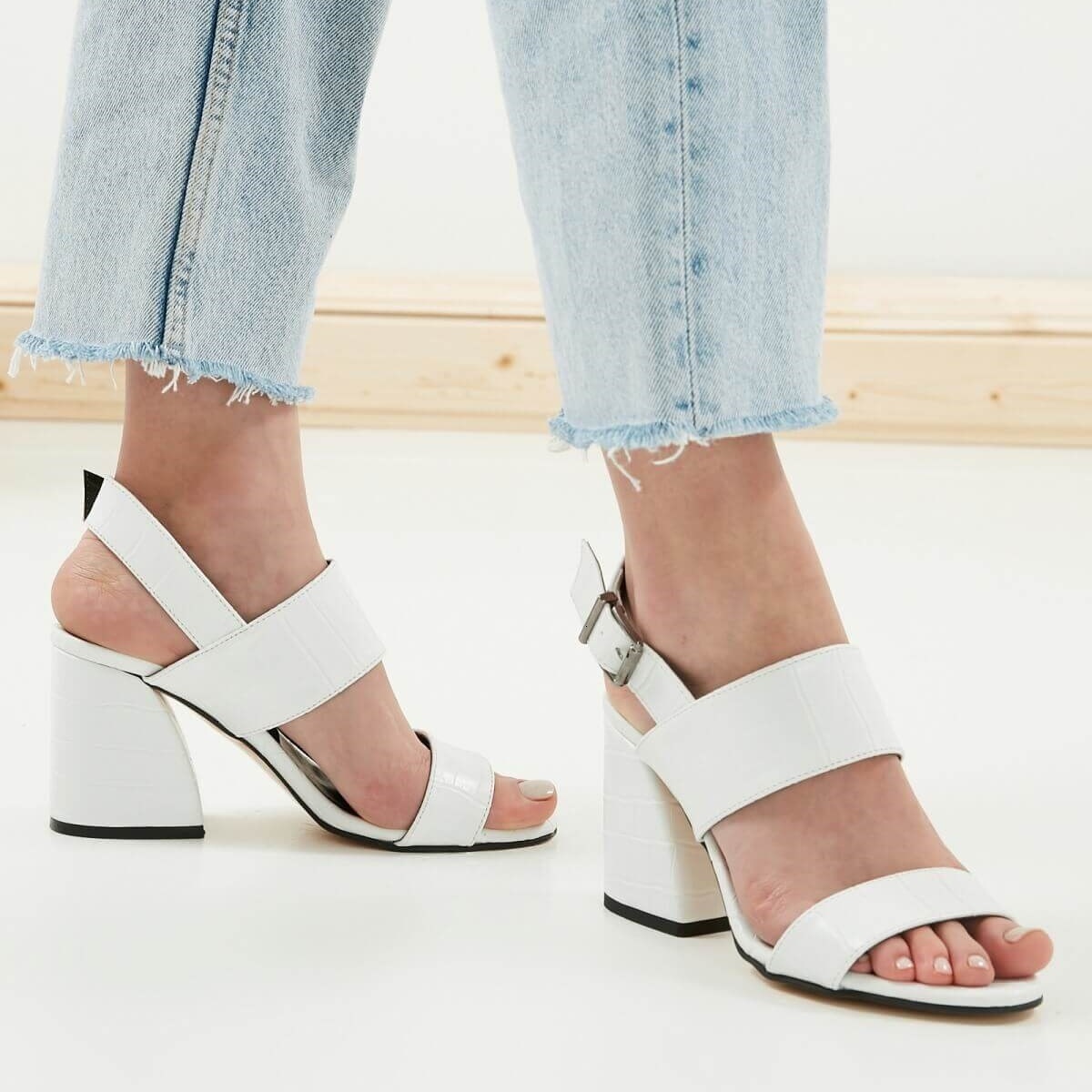 

Dress shoes Brand NATALIA, White Black / Brown Colors, Crocodile Pattern, 9Cm Heel-height, Quality Women 's Sandals Shoes