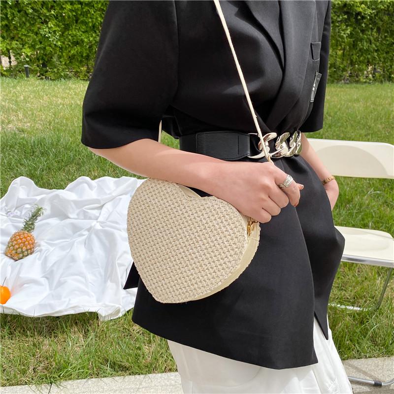 

Evening Bags Summer Fashion Women's Straw Beach Bag Elegant Ladies Heart-shaped Crossbody Shoulder Female Handbags Clutch Purse Bolsos, Beige