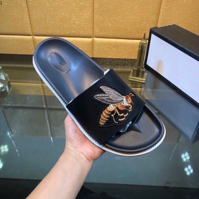 

NEW Men Flip Flops Designer Slides Summer Fashion Top Quality Luxury Flat Sandals kjjj01