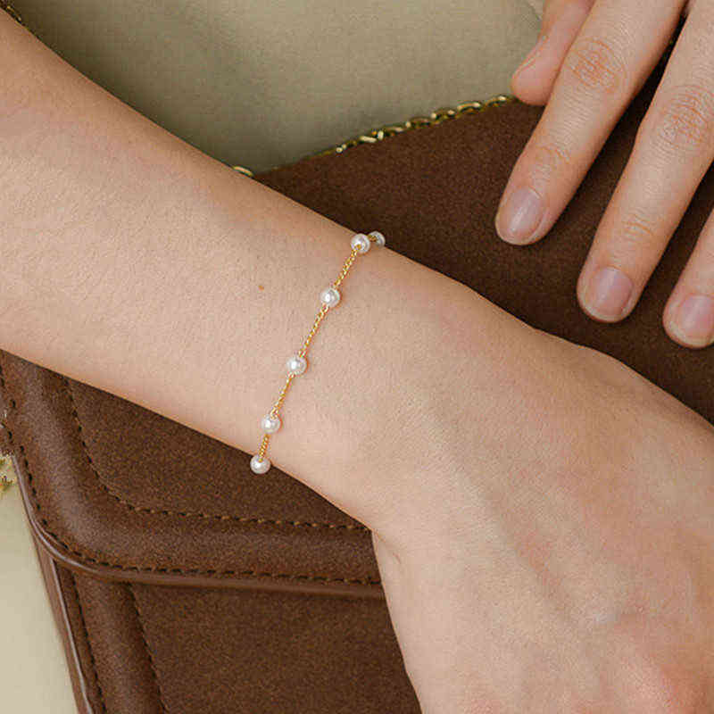 

New Simple Streetwear Elegant Pearl Bracelets Silver Color Beads Chain for Womens Goth on the Hand Charm Jewelry 2021 Kpop