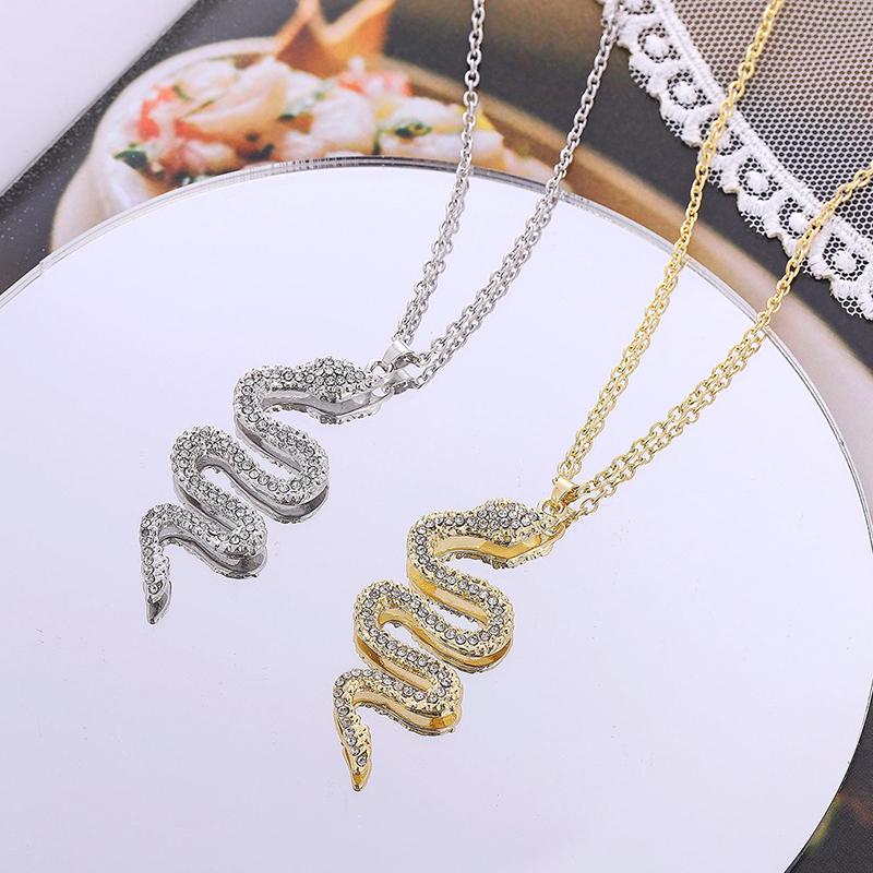 

Chains Vintage Snake Crystal Pendant Necklace For Women Personality Gold Color Clavicle Chain Exquisite Jewelry Party Gifts 1PC, Silver