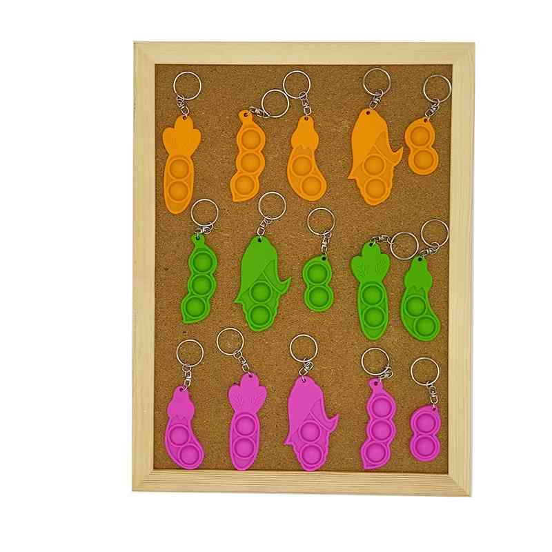 

Gobang rat killing pioneer new silicone set key chain bat fingertip gyro decompression toy push pop