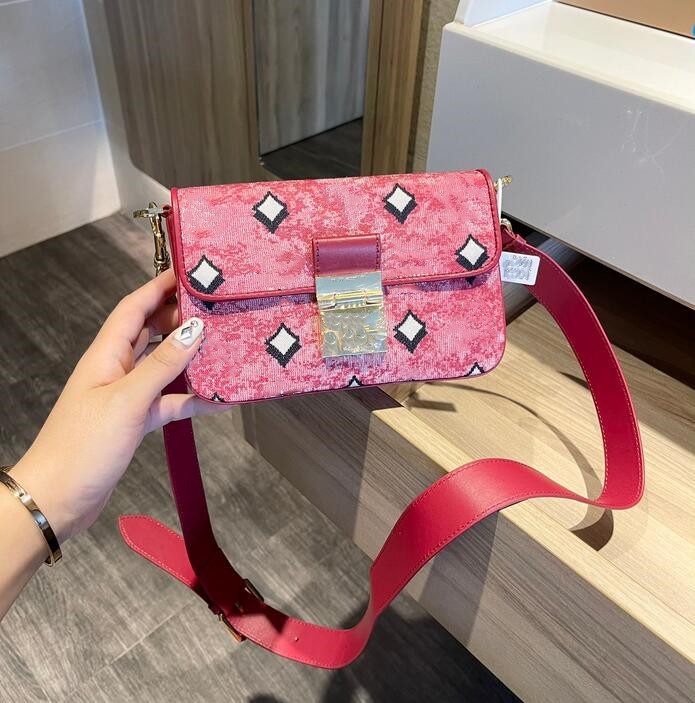 

High Quality Cross Body bags luxurys two G designers Fashion womens CrossBody Shoulder Bag Letter Handbag ladies purse 2021 Chains Camera ha