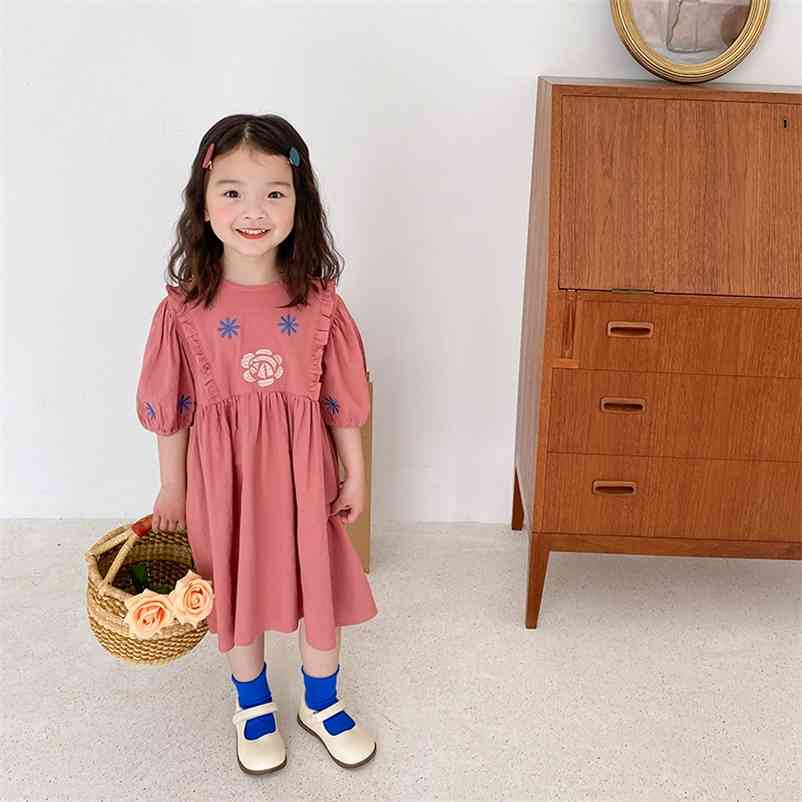 

Korean style embroidery short sleeve little princess dresses for girls cotton loose casual dress kids clothes 210615, Beige yellow