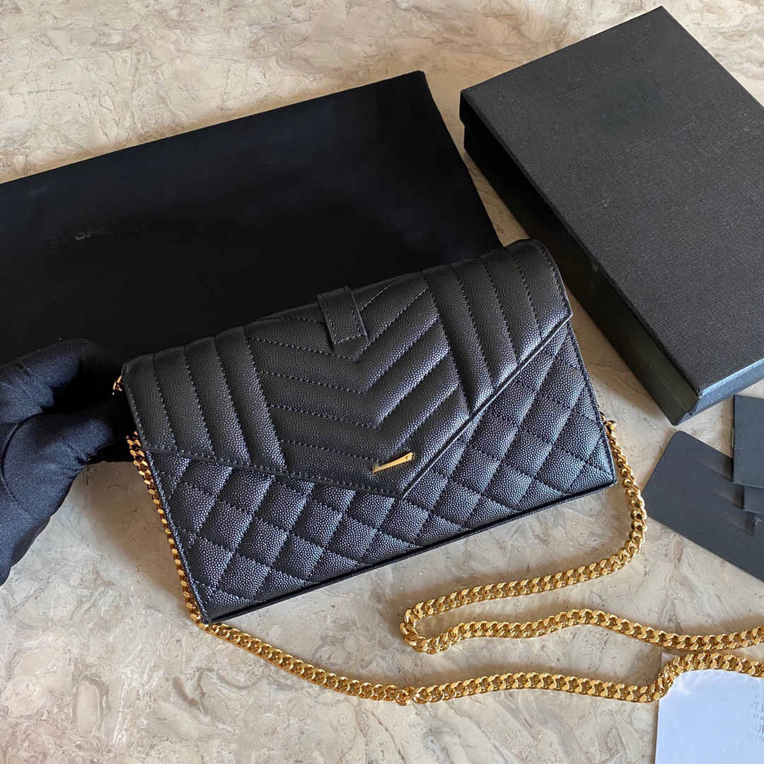 

2021 the latest lady oblique cross bag, French designer 7A high-end customized quality 620280 fashion business and leisure style, Black