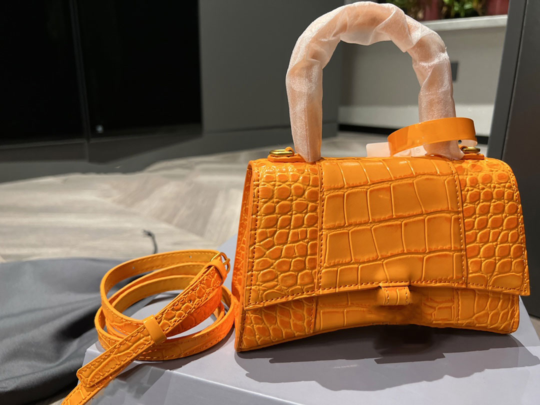 

[WITH BOX] top quality classic womens messanger bags tote newest series Project Hacker Hourglass small handbag the Hacker Project, I need look other product