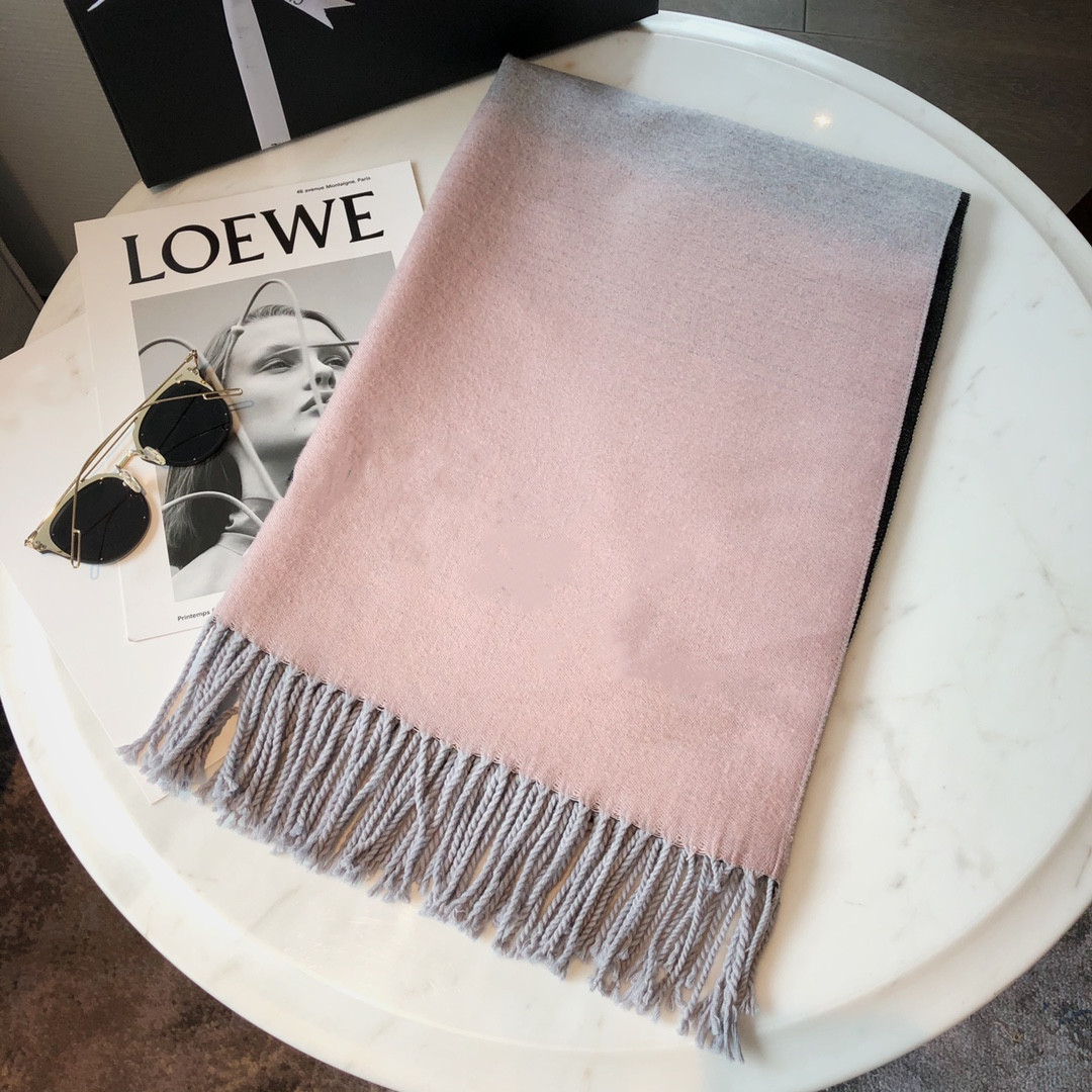 

Autumn and winter big brand scarf fashion small fragrance transition color long beard European goods advanced customization