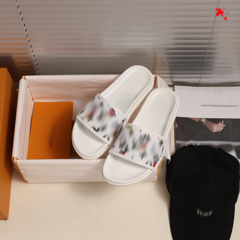 

2021 Designer luxurys slippers men sandals fashion beach shoes flip flops flat non-slip classical hole slipper with box size 39-45 -G105, White