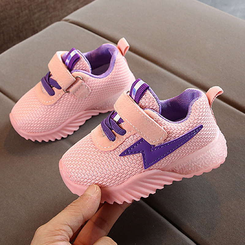 

Size 21-30 Children Lightweight Breathable Shoes Baby Led Light Up Toddler Shoes Girls Non-slip Sneakers Girls Luminous Sneakers, Black