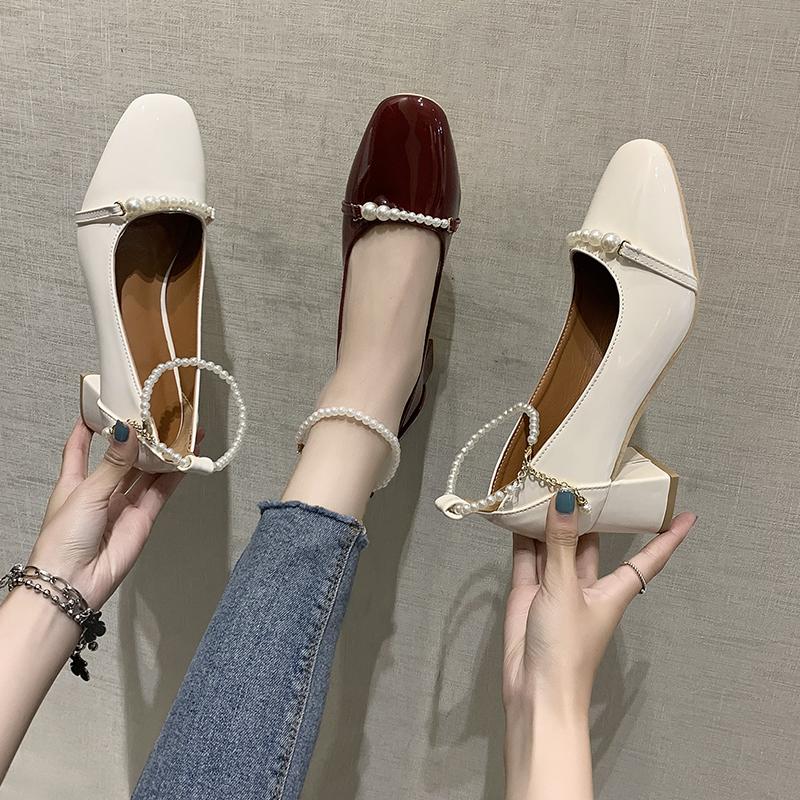 

Dress Shoes HKXN 2022 Spring Pearl Straps Chunky Heels Pumps Women Square Toe Ankle Buckle Med Heeled Patent Leather T, Beige