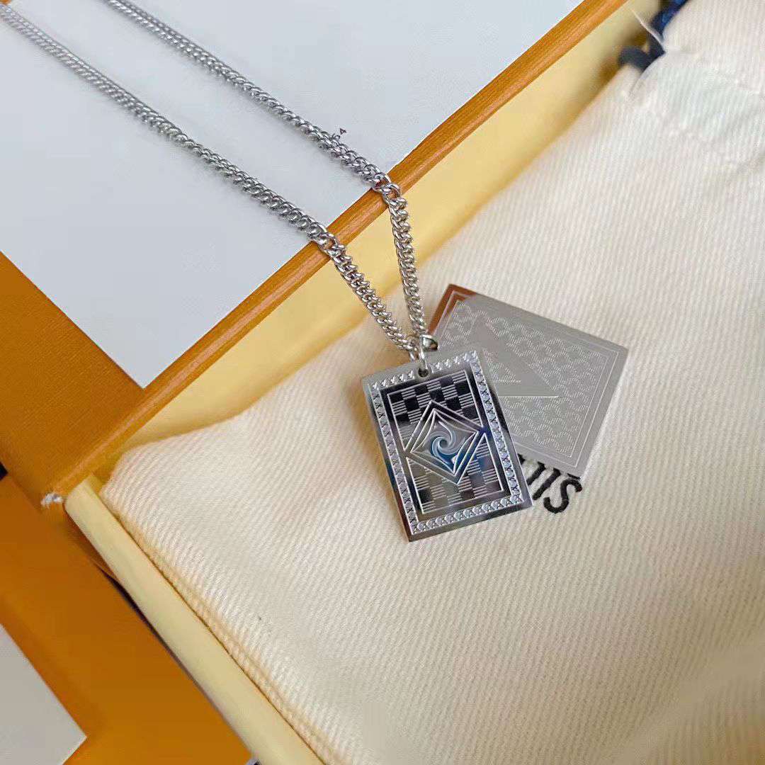 

Luxury Designers Necklace Fashion hangtag Necklaces high quality new fine workmanship trend hip hop style two-color optional simple leisure is very beautiful
