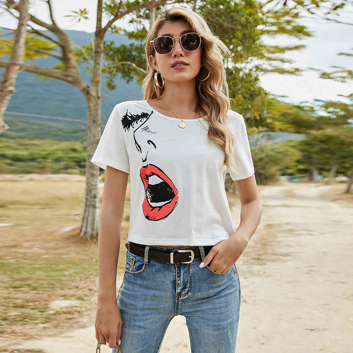 

Spring 90%Cotton Short Straight O-Neck Cartoon Appliques Casual Women T-shirt 210524, White