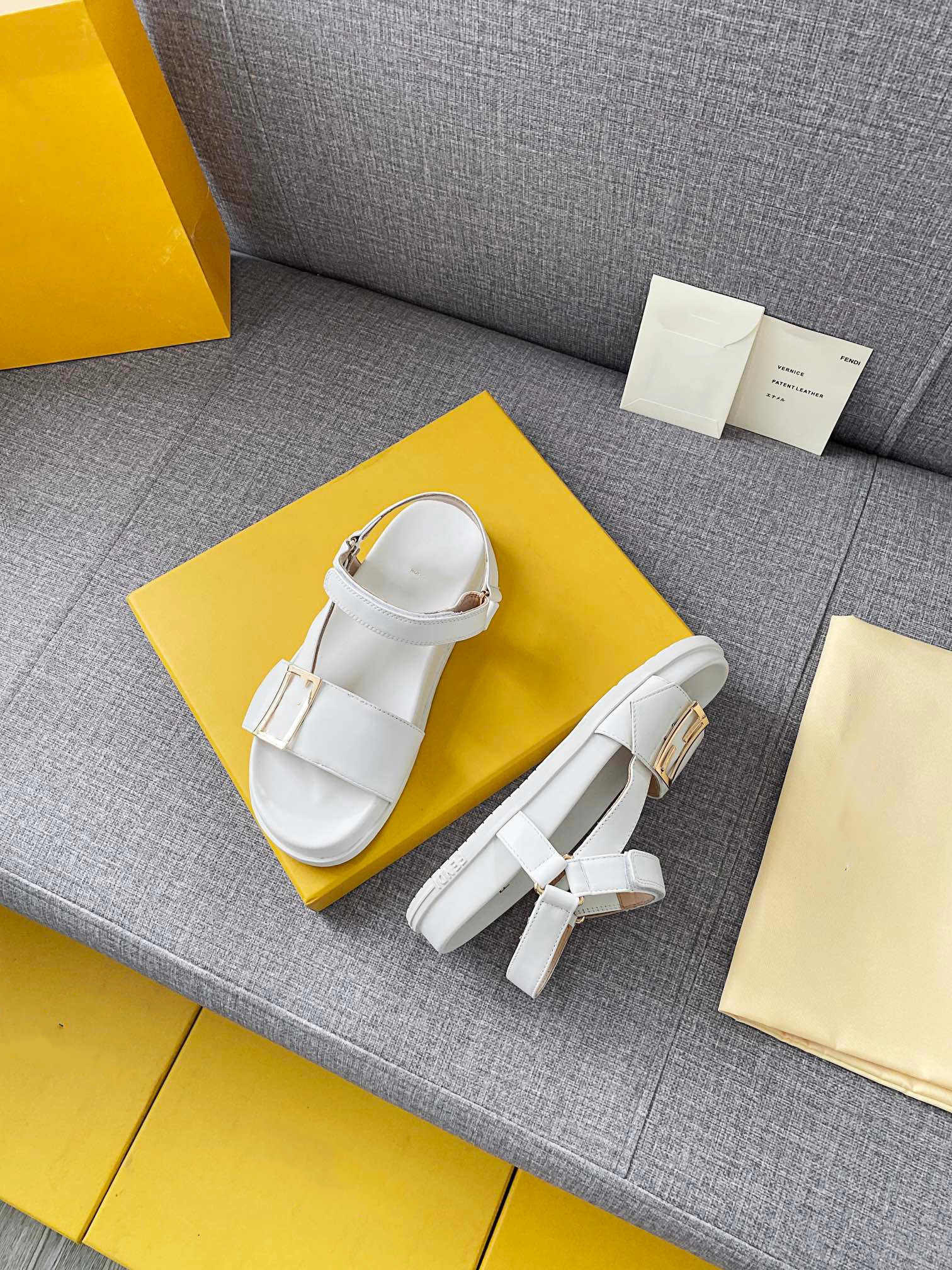 

2021 Brand Women Sandals Designer Men Casual shoes summer outdoor fashion Luxury Ladies sandal High Quality Flat beach shoe 35-45, 01