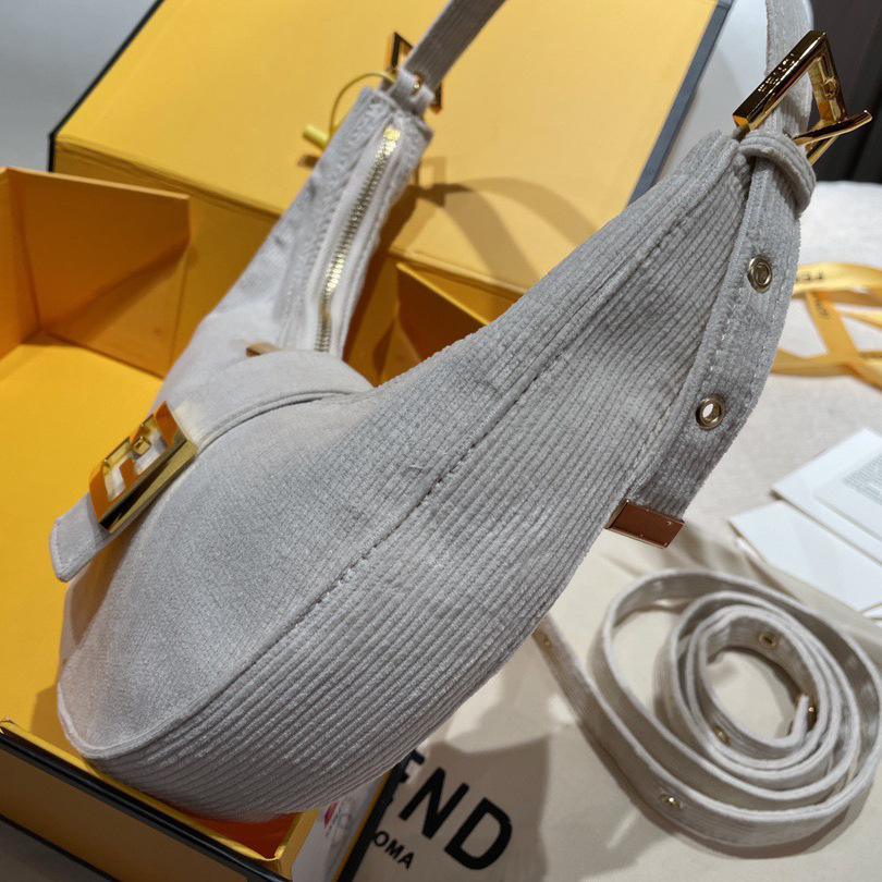 

Purse Black Friday Underarm women's summer new texture messenger single shoulder crescent bag, Milky white